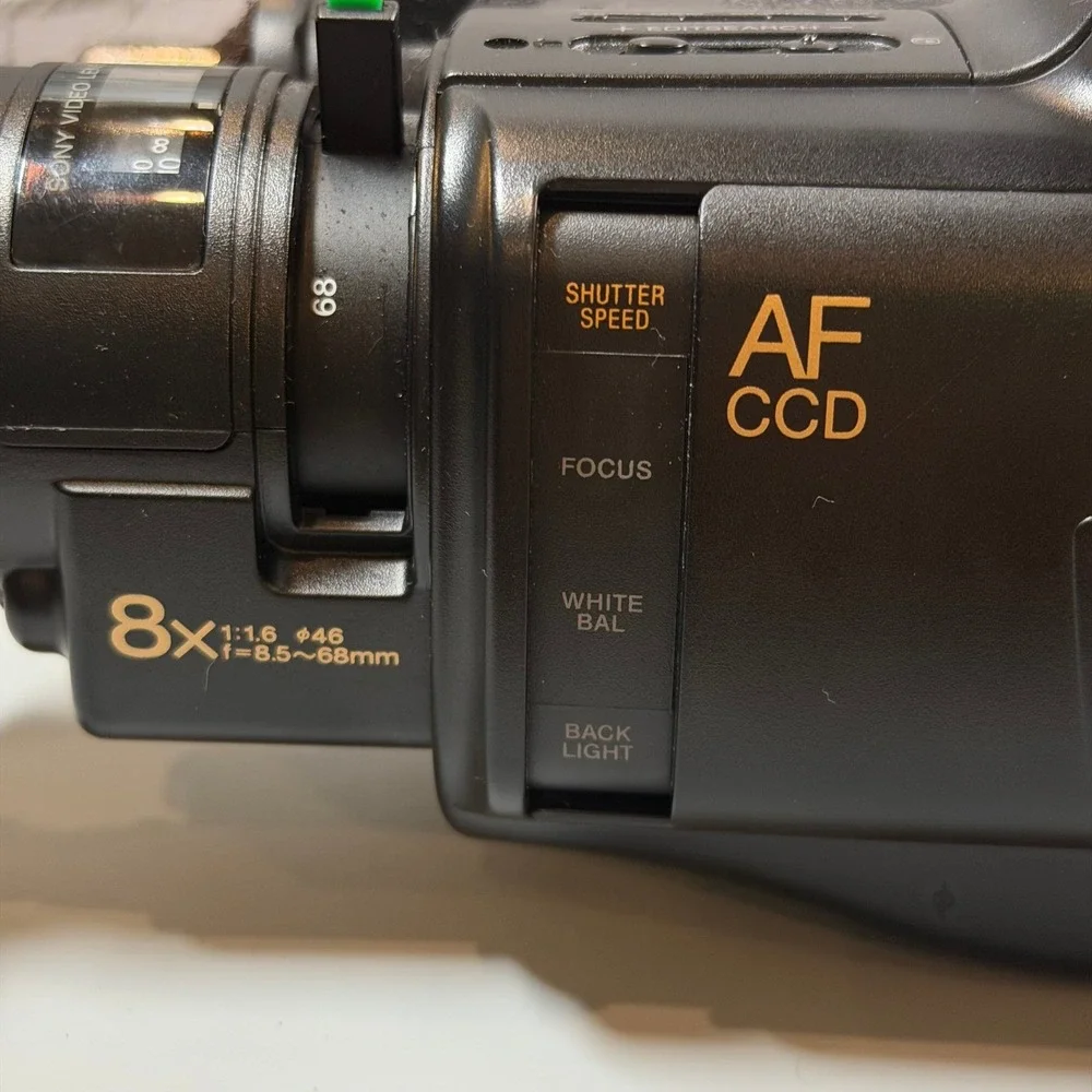 Vintage Sony CCD-F45 Video8 8mm Handycam Camcorder Powers On Case AC Adapter